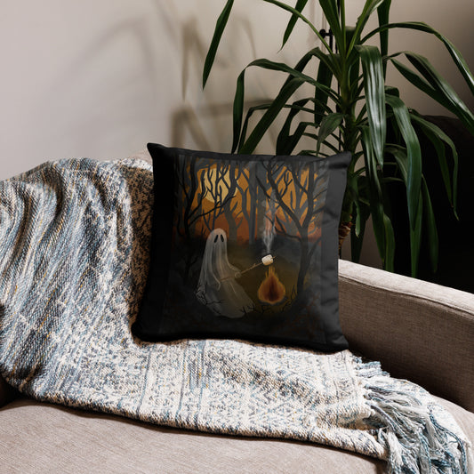 Roasty ghosty Basic Pillow